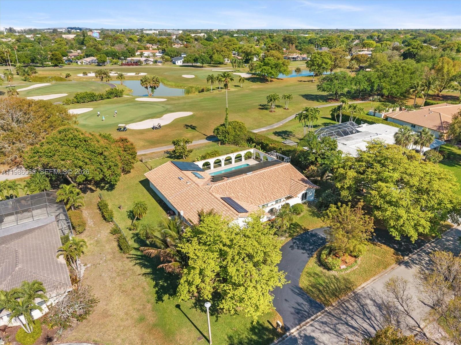 CORAL SPRINGS COUNTRY CLU - Residential