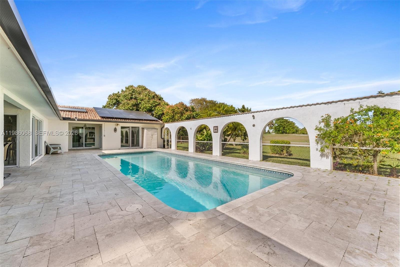 CORAL SPRINGS COUNTRY CLU - Residential