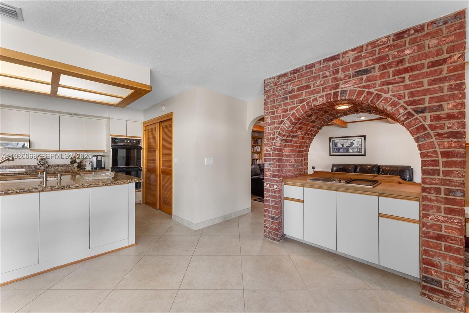 CORAL SPRINGS COUNTRY CLU - Residential