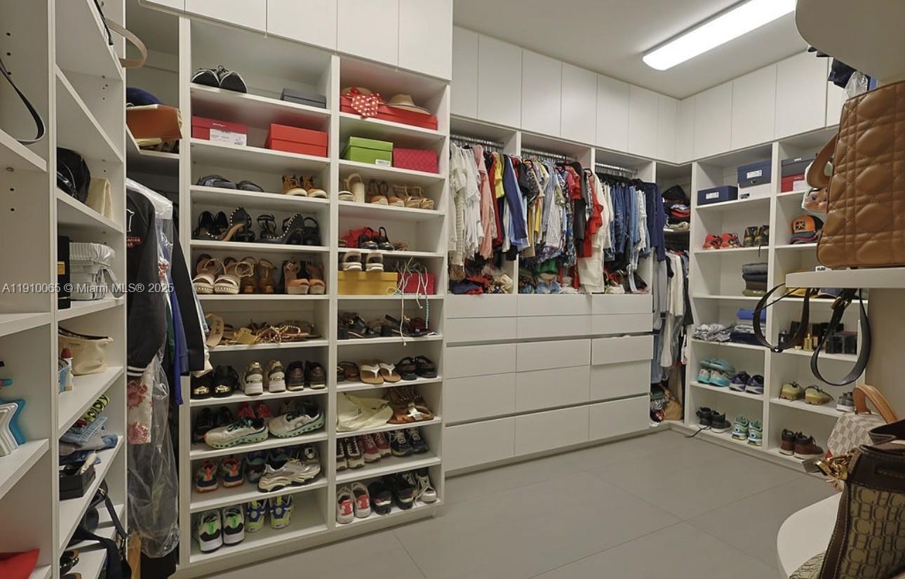 OASIS PARK SQUARE AT DORA - Residential