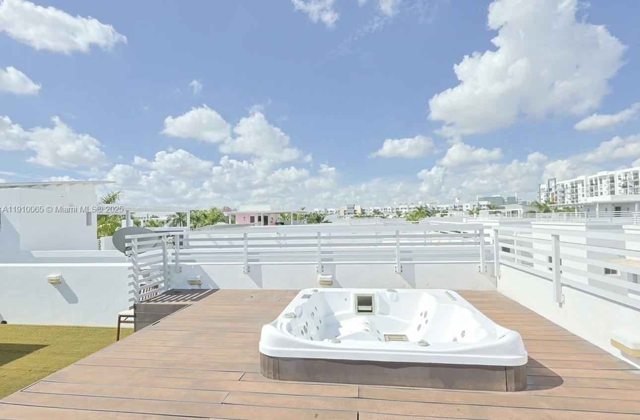 OASIS PARK SQUARE AT DORA - Residential