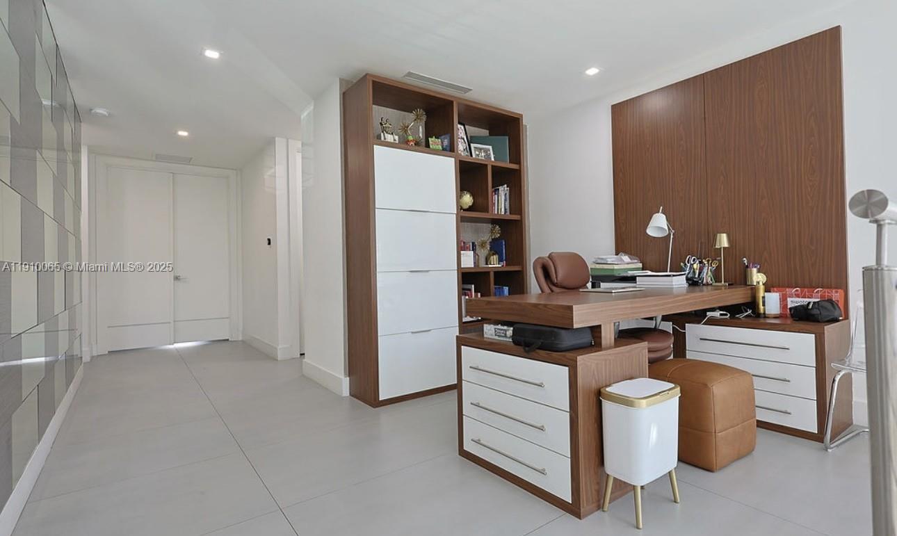 OASIS PARK SQUARE AT DORA - Residential