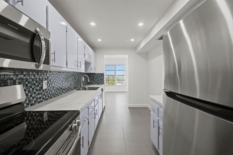 MANORS OF INVERRARY XI - Residential