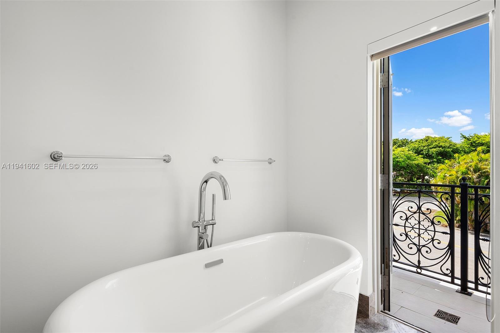 CORAL GABLES CRAFTS SEC - Residential