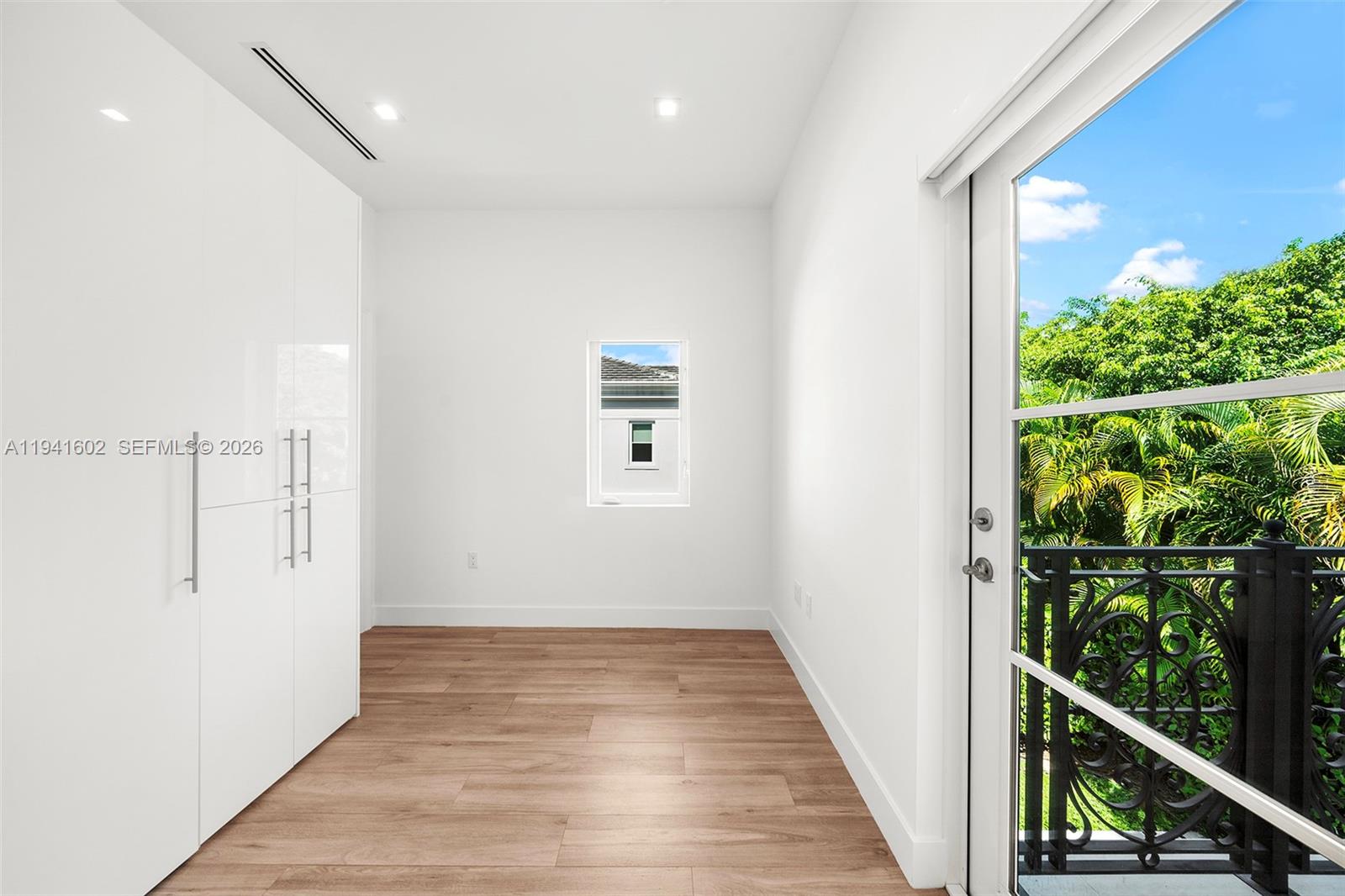 CORAL GABLES CRAFTS SEC - Residential