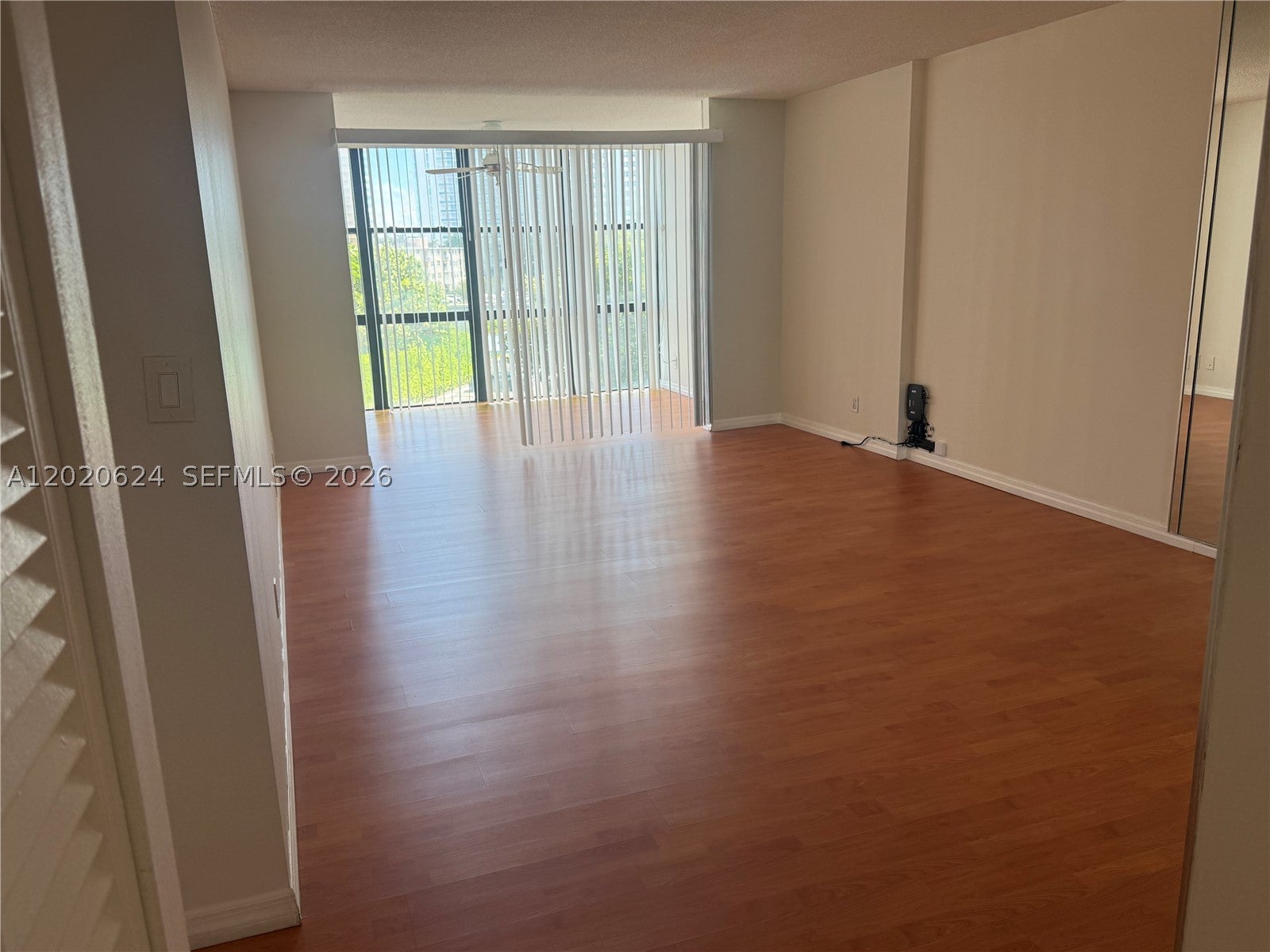 800 Parkview Dr 406