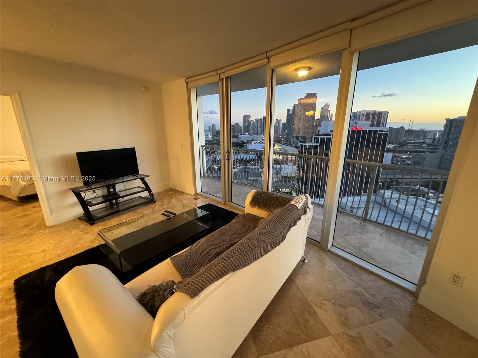 1750 N Bayshore Dr 3114