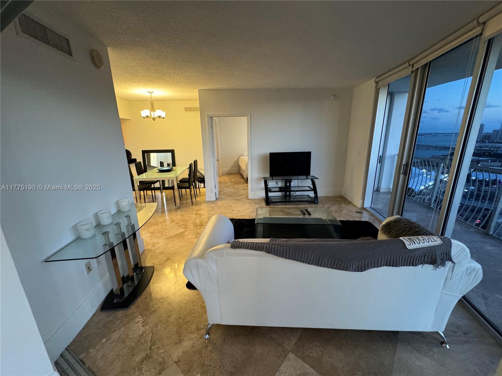 1750 N Bayshore Dr 3114