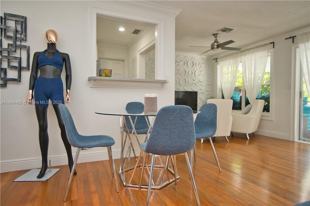 POINSETTA PARK - Residential