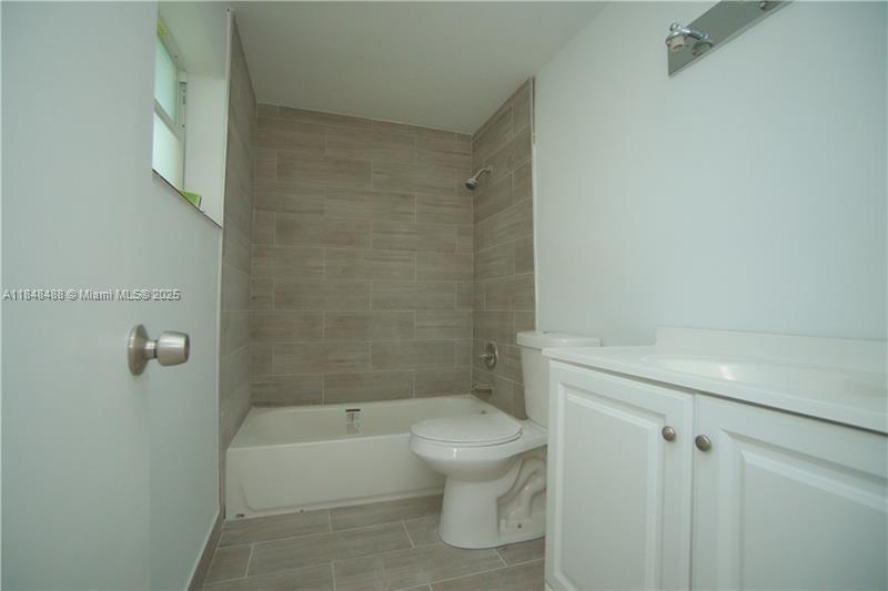 POINSETTA PARK - Residential