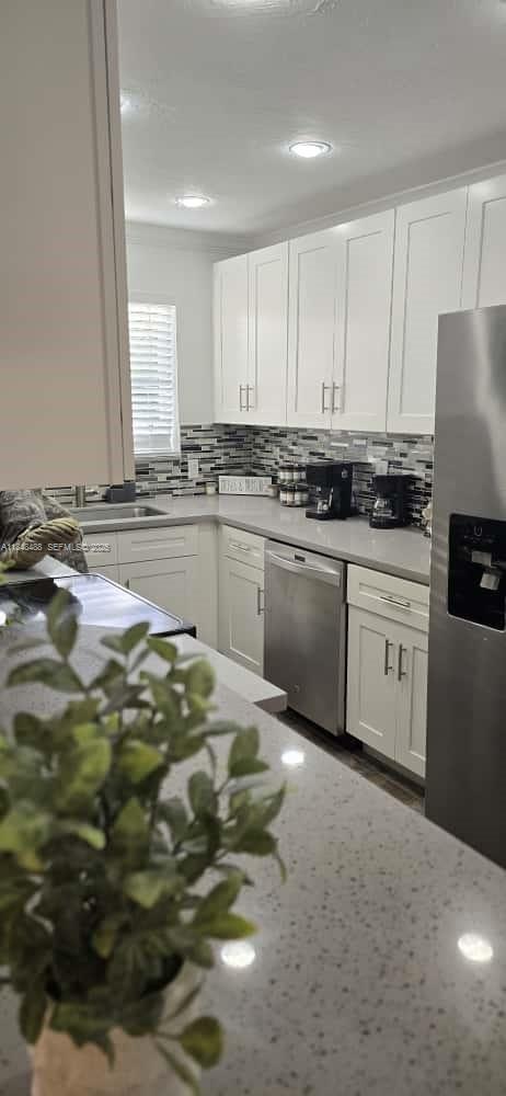 POINSETTA PARK - Residential