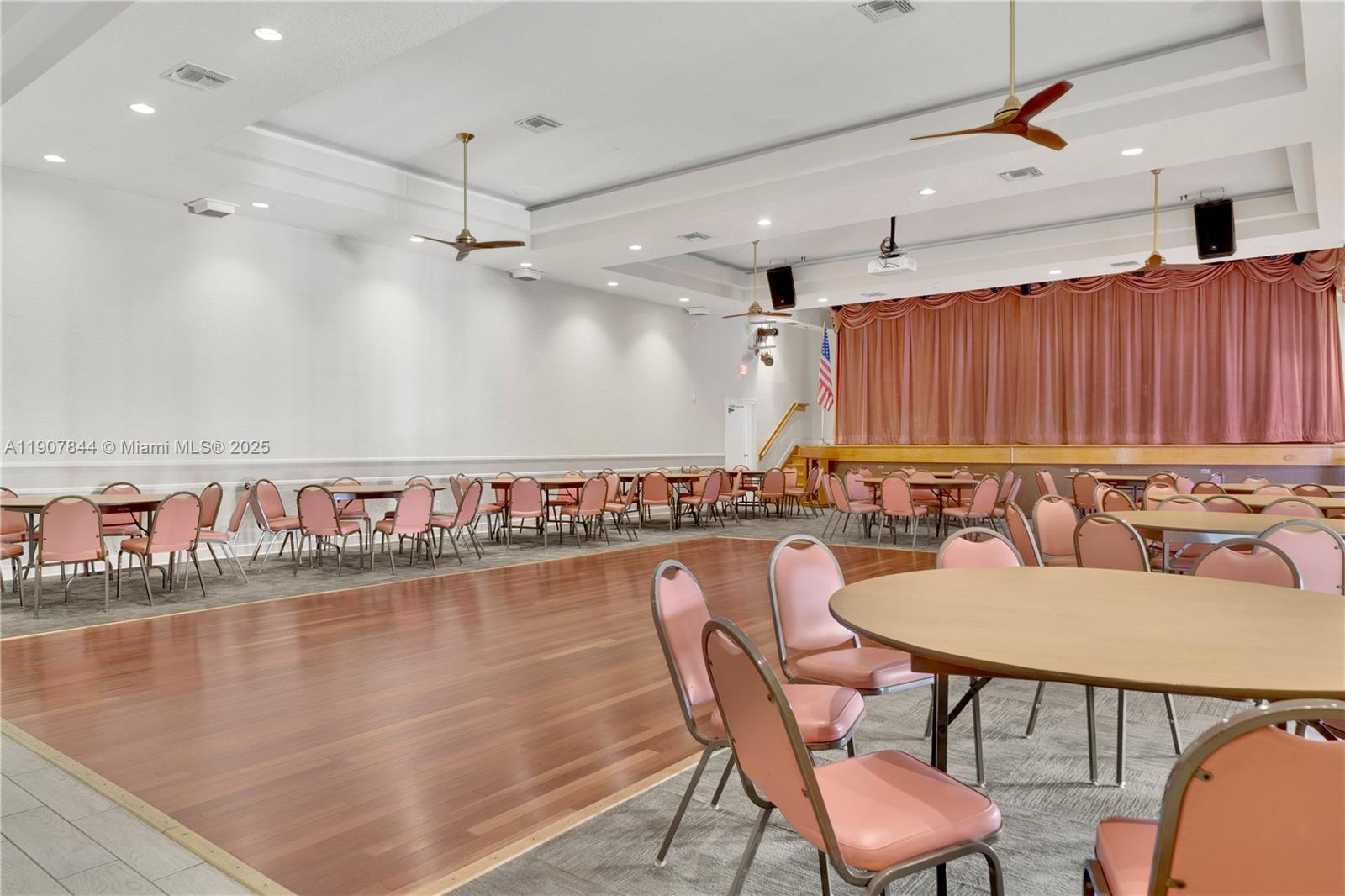 KEYS-GATE NO 1 - Residential