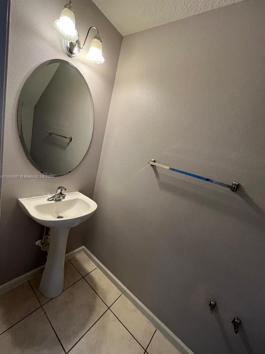 PINE LAKE - Residential Lease