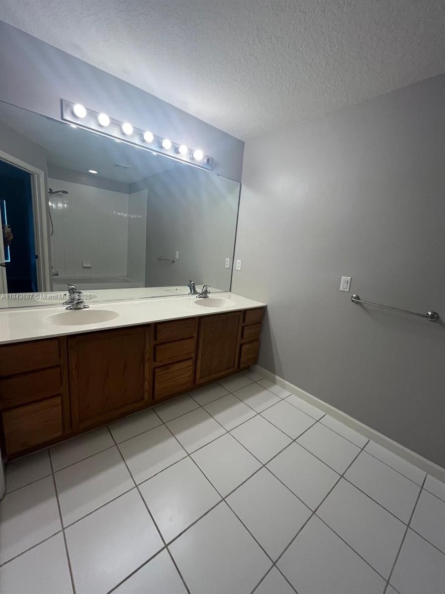 PINE LAKE - Residential Lease