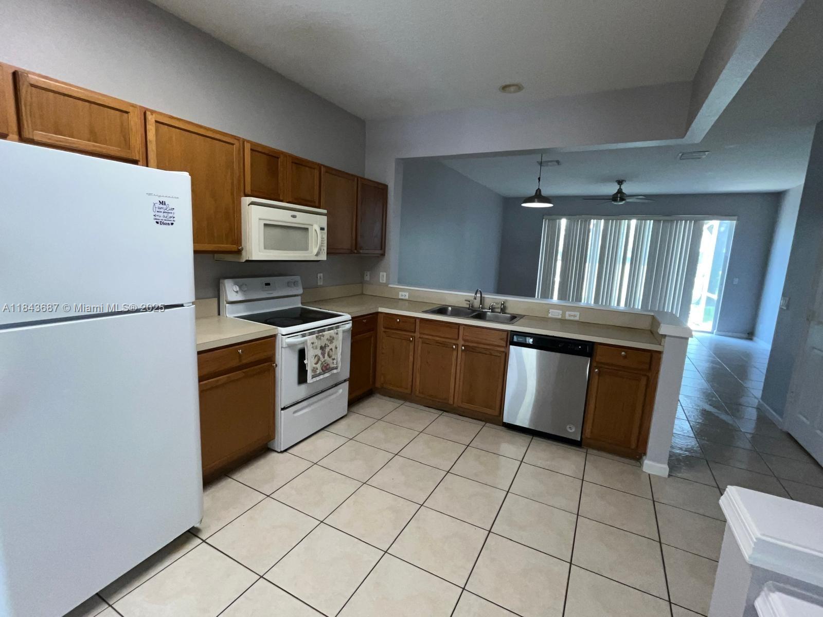PINE LAKE - Residential Lease