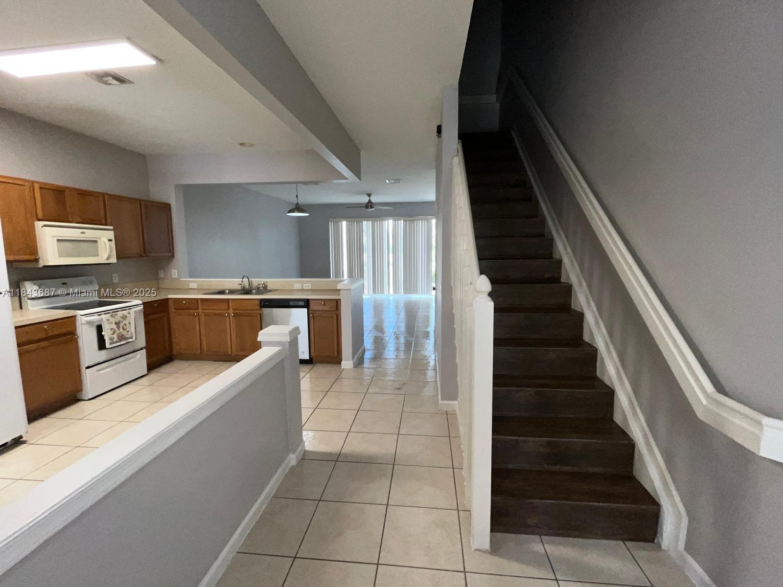 PINE LAKE - Residential Lease