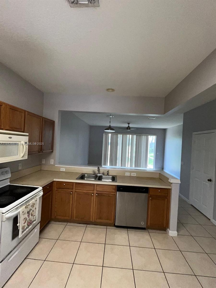 PINE LAKE - Residential Lease