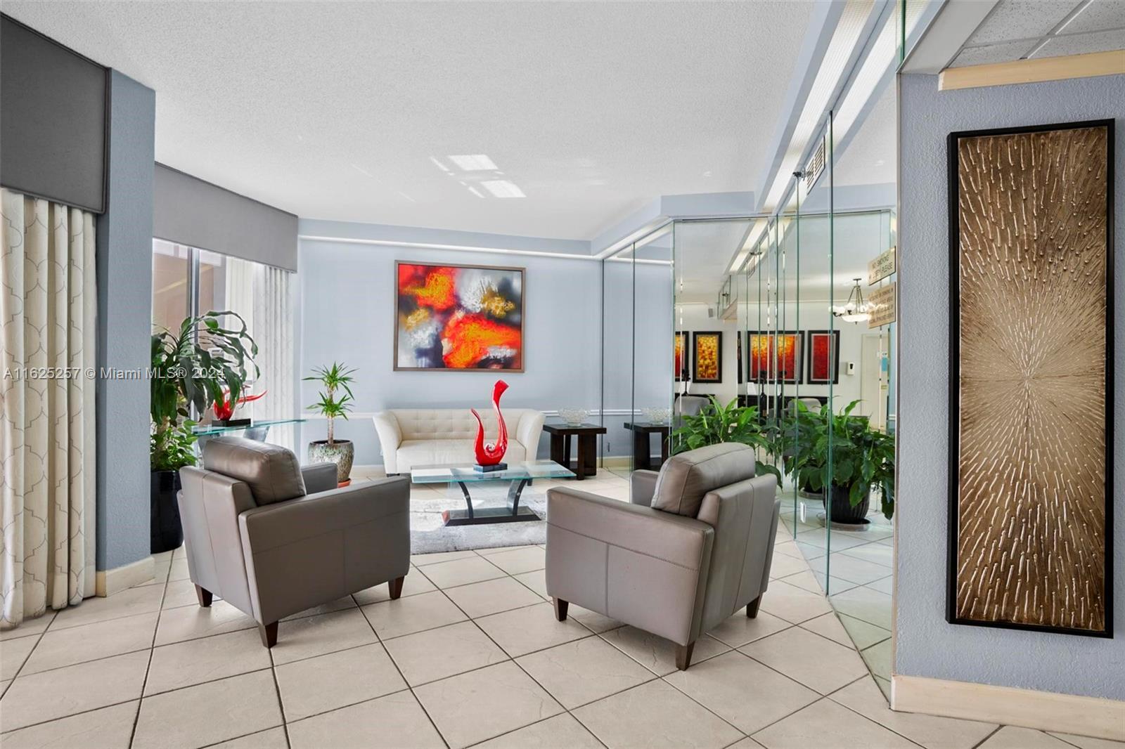 1000 Saint Charles Pl 522