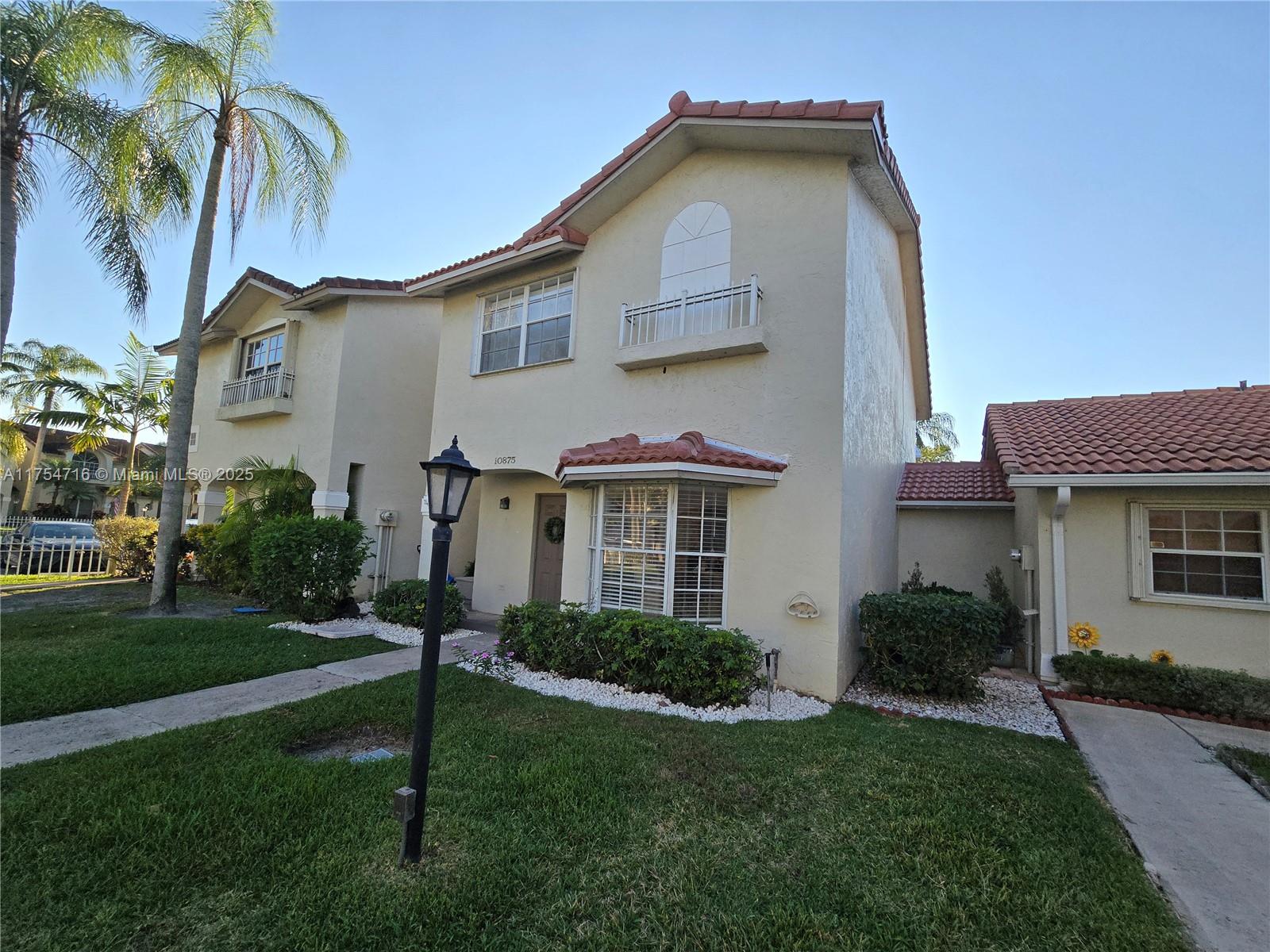 PEMBROKE POINTE - Residential