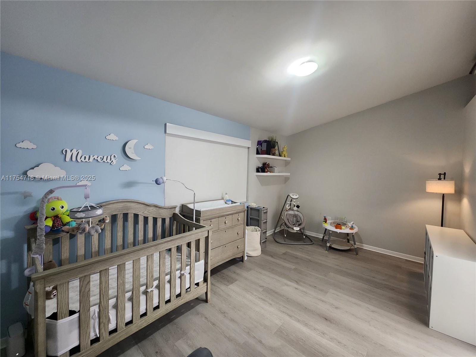 PEMBROKE POINTE - Residential