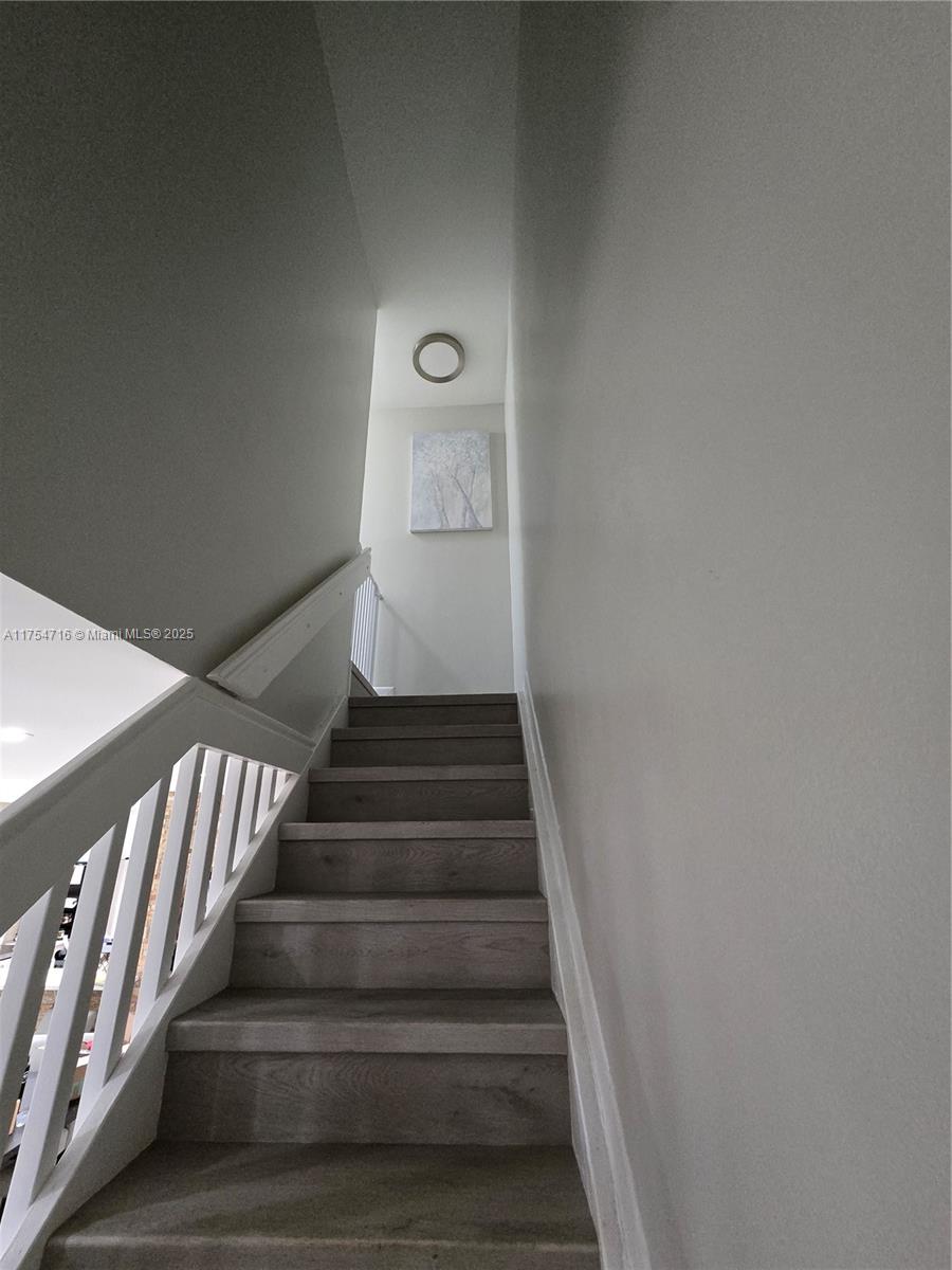 PEMBROKE POINTE - Residential