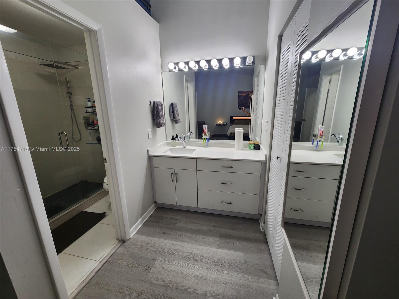 PEMBROKE POINTE - Residential