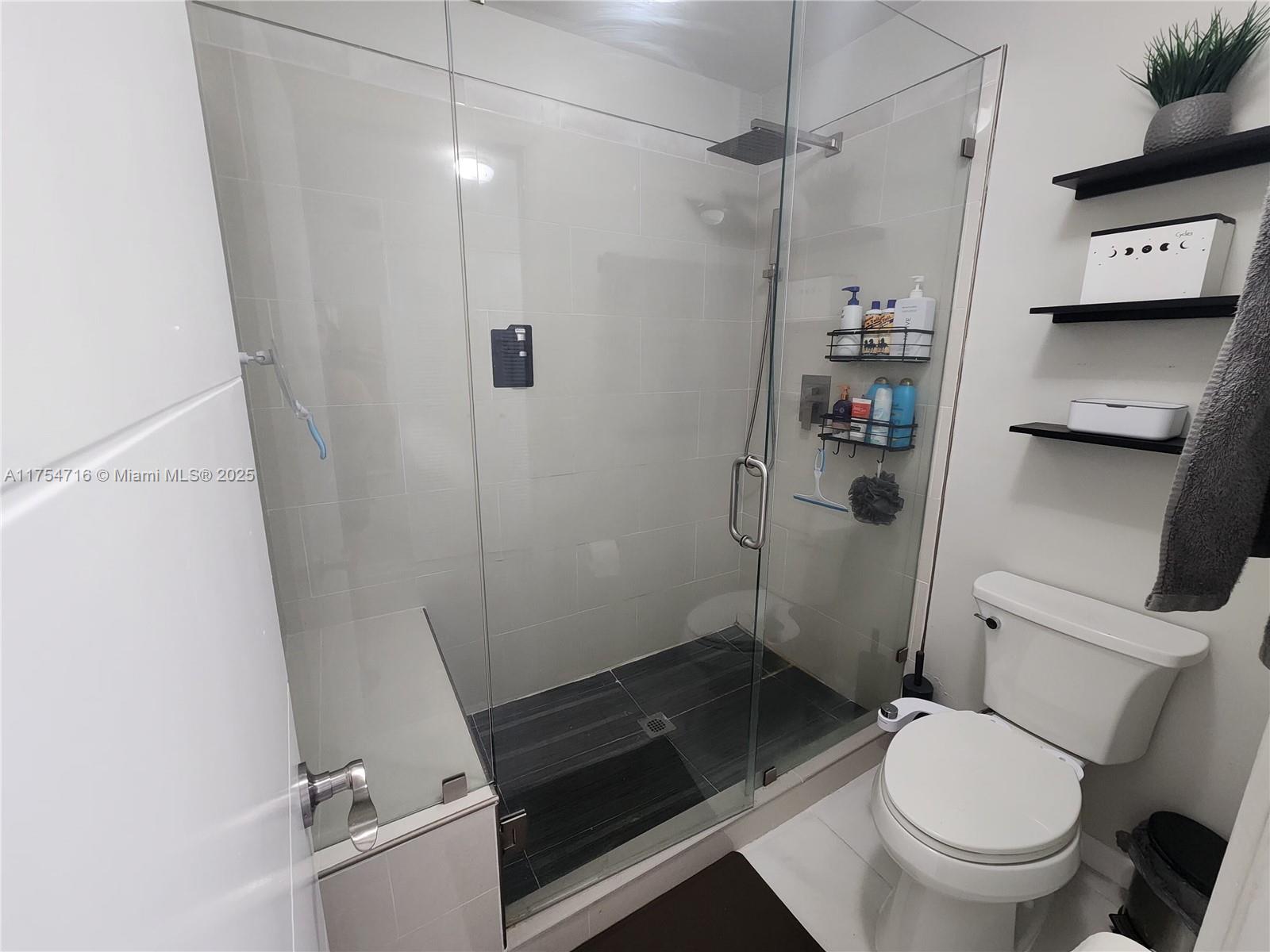 PEMBROKE POINTE - Residential