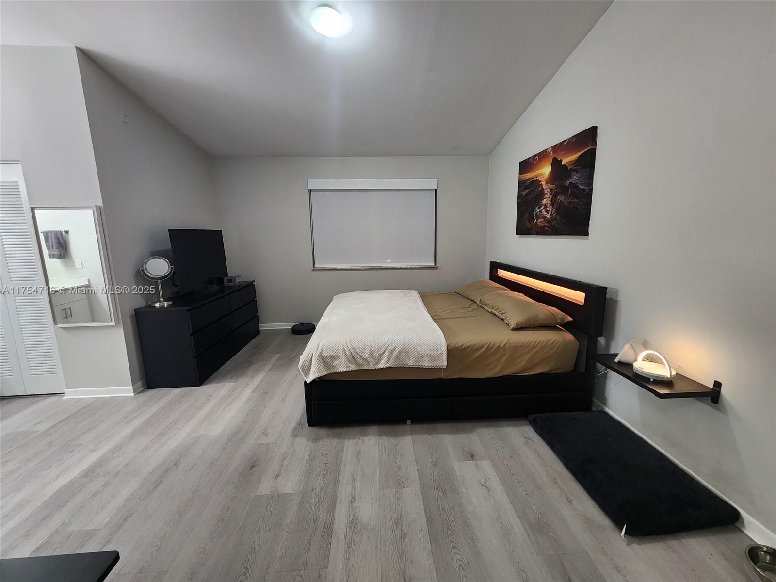 PEMBROKE POINTE - Residential