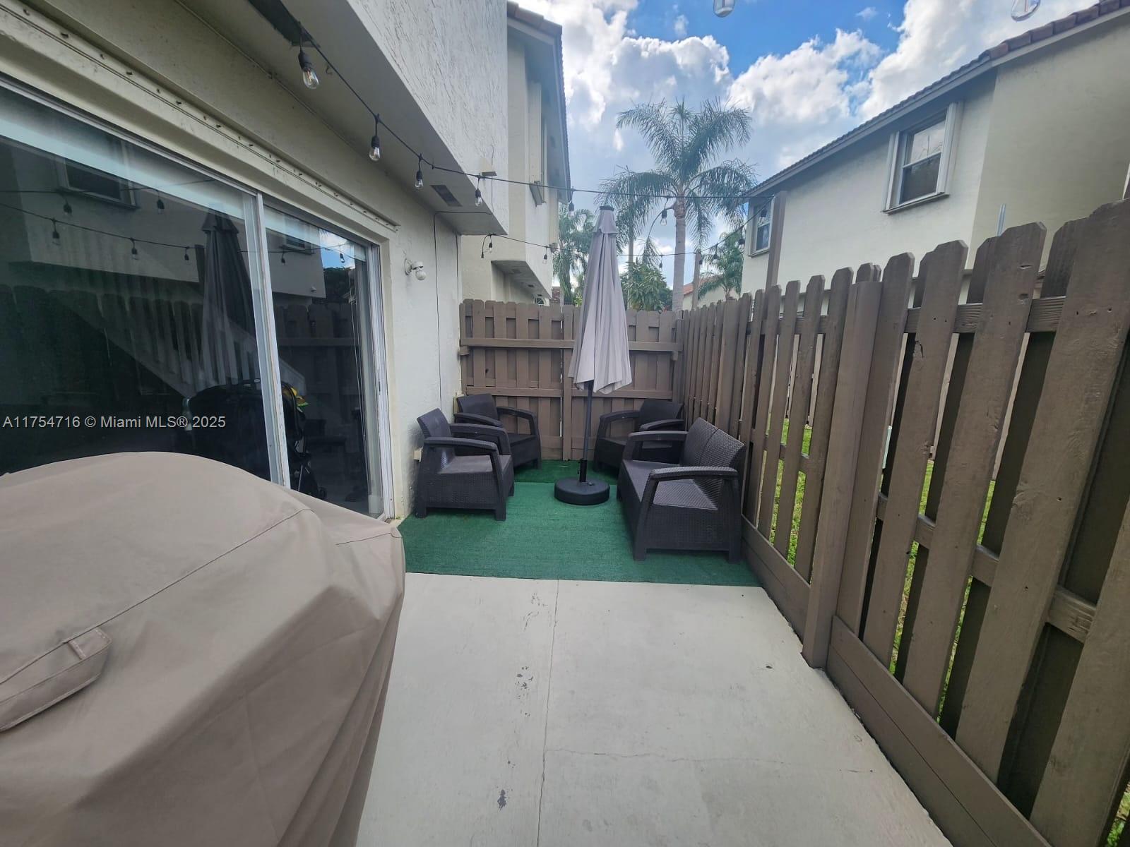PEMBROKE POINTE - Residential