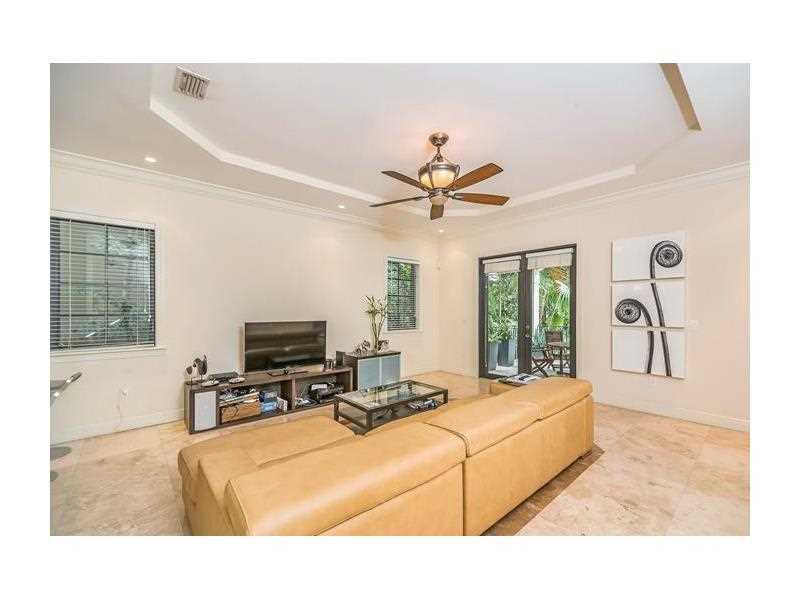 BRICKELLS FLAGLER - Residential Lease