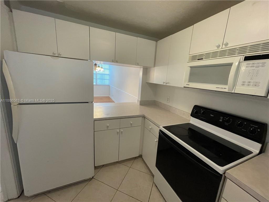 LIVE OAK CONDOMINIUM ONE - Residential Lease