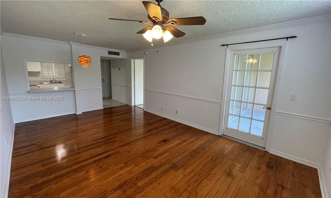 LIVE OAK CONDOMINIUM ONE - Residential Lease