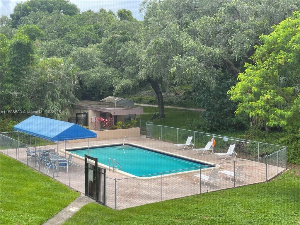LIVE OAK CONDOMINIUM ONE - Residential Lease