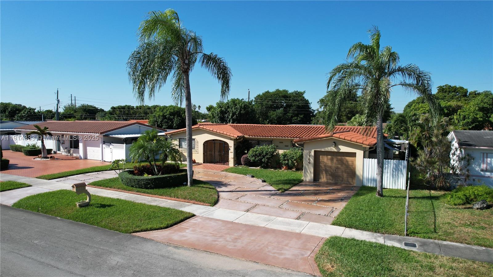 PALM SPRINGS LAKES 1ST AD - Residential