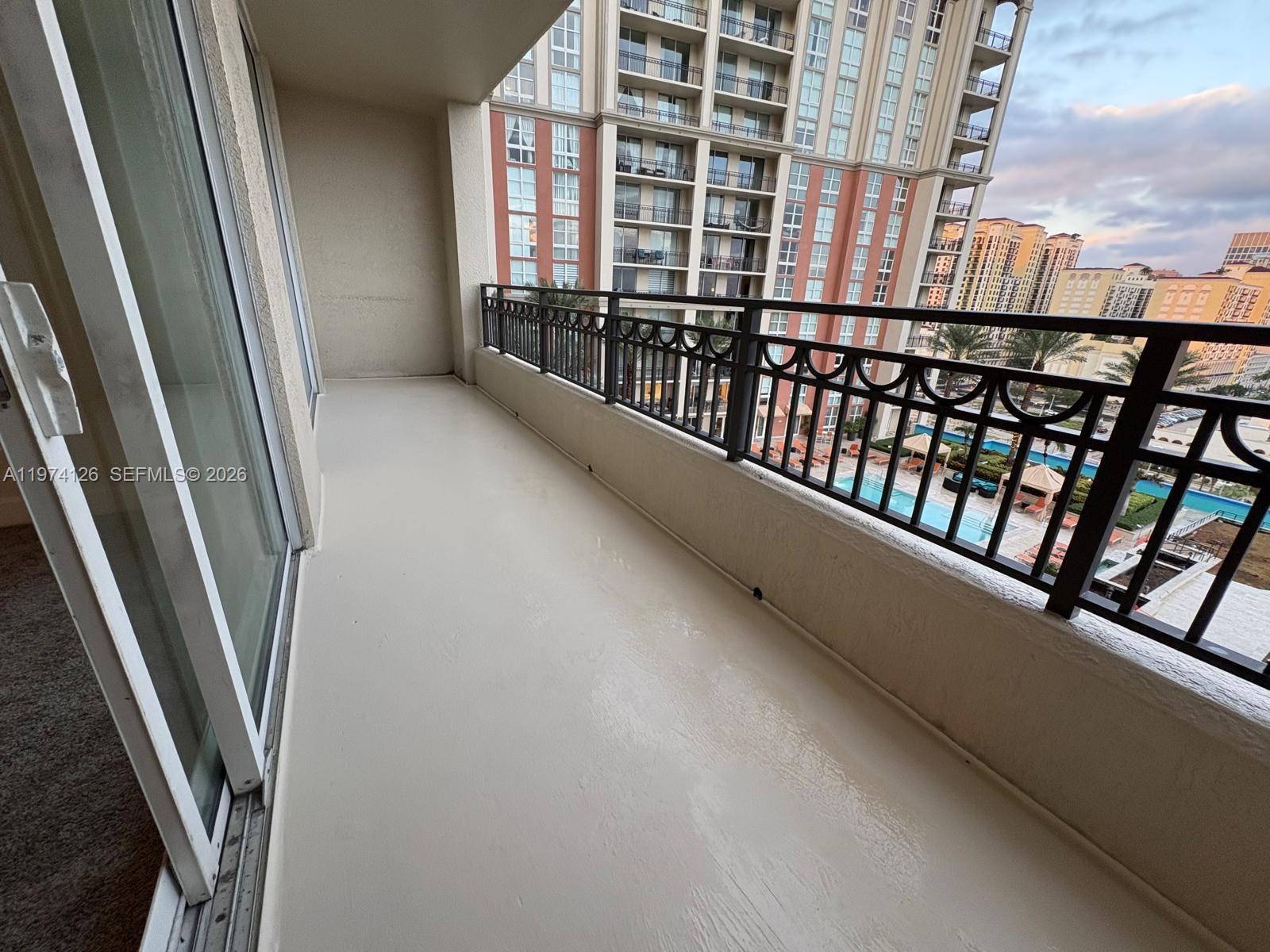 CITYPLACE SOUTH TOWER CON - Residential