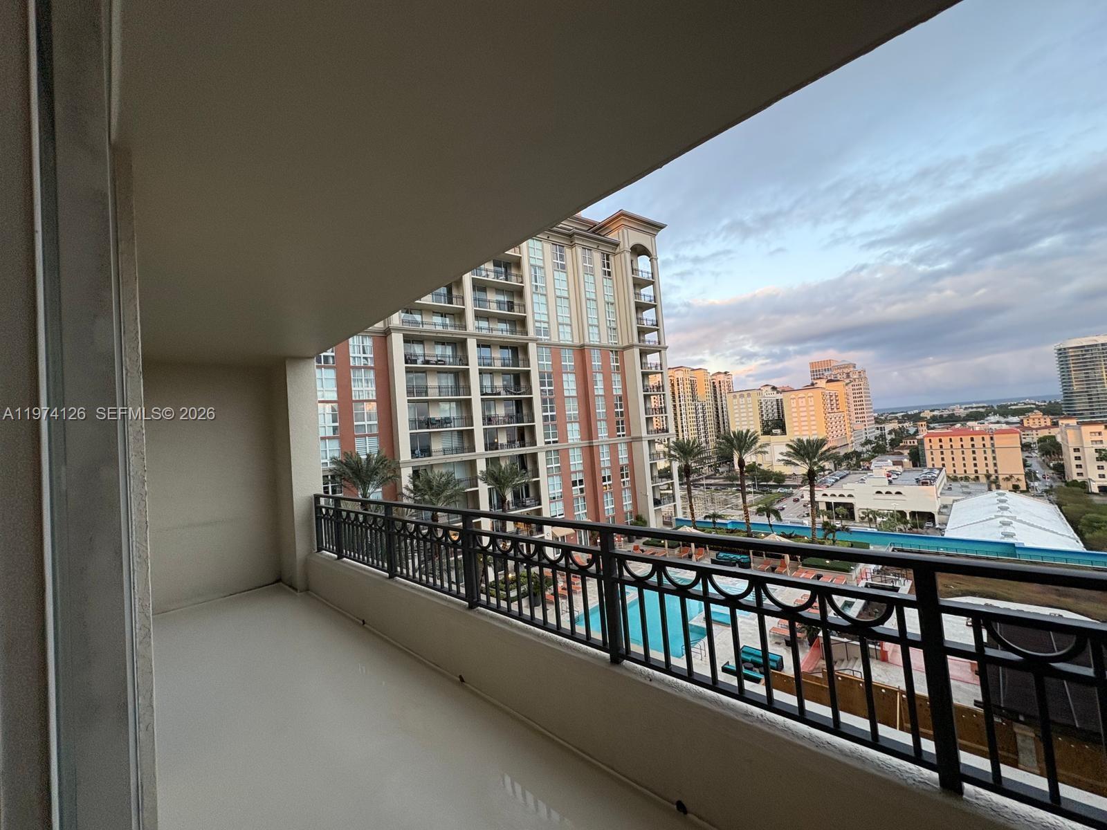 CITYPLACE SOUTH TOWER CON - Residential