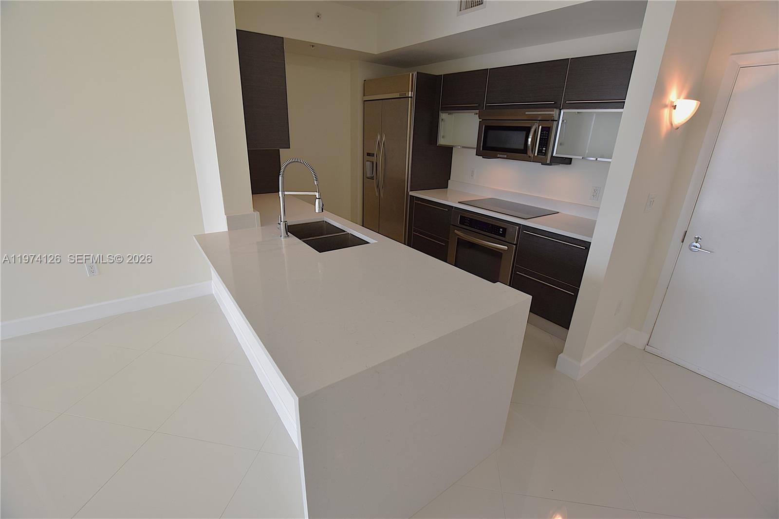 CITYPLACE SOUTH TOWER CON - Residential