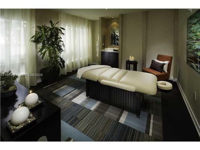 CITYPLACE SOUTH TOWER CON - Residential