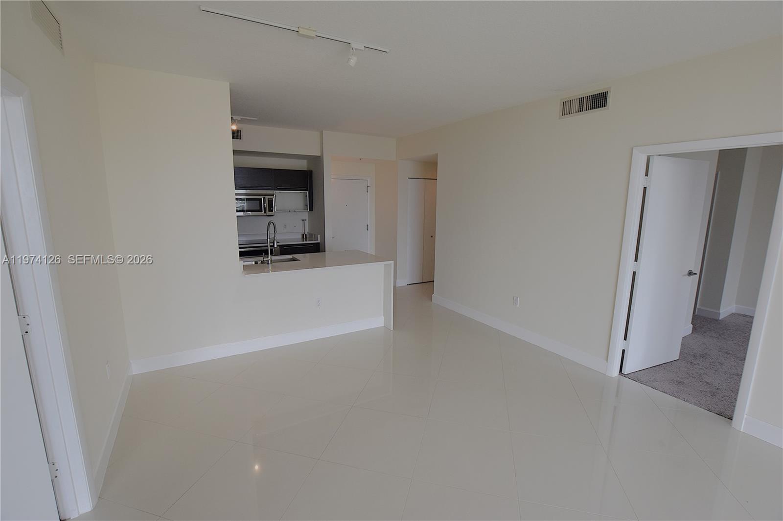 CITYPLACE SOUTH TOWER CON - Residential