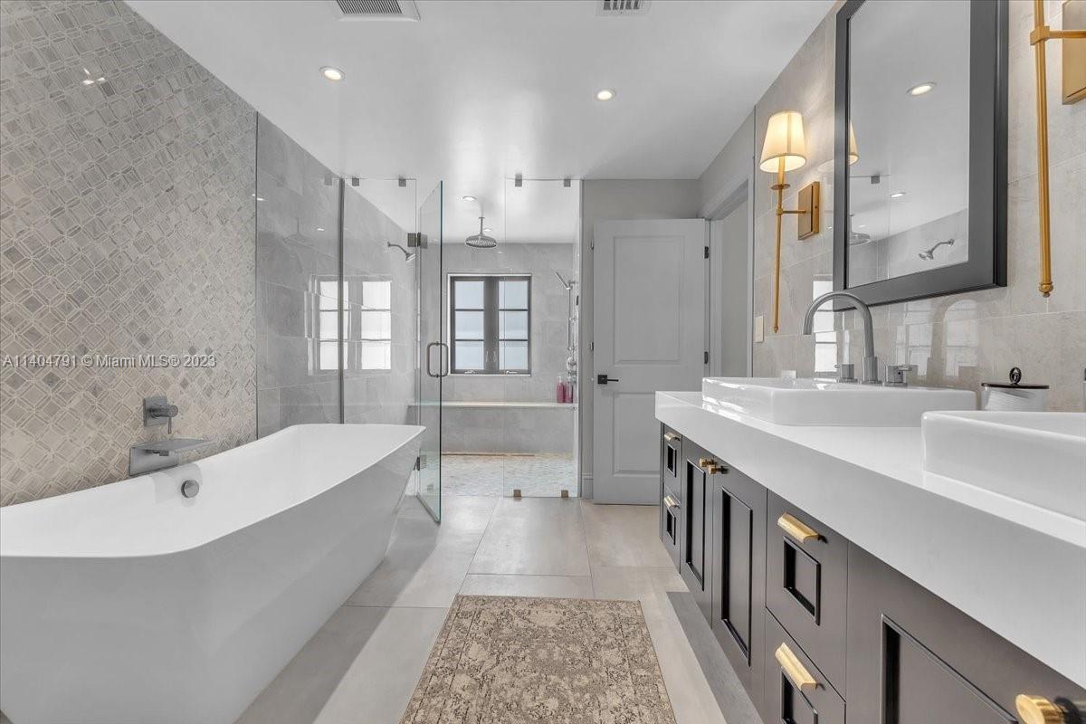 HOLLYWOOD - Residential