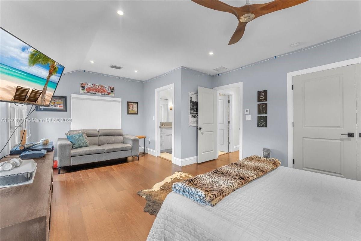 HOLLYWOOD - Residential