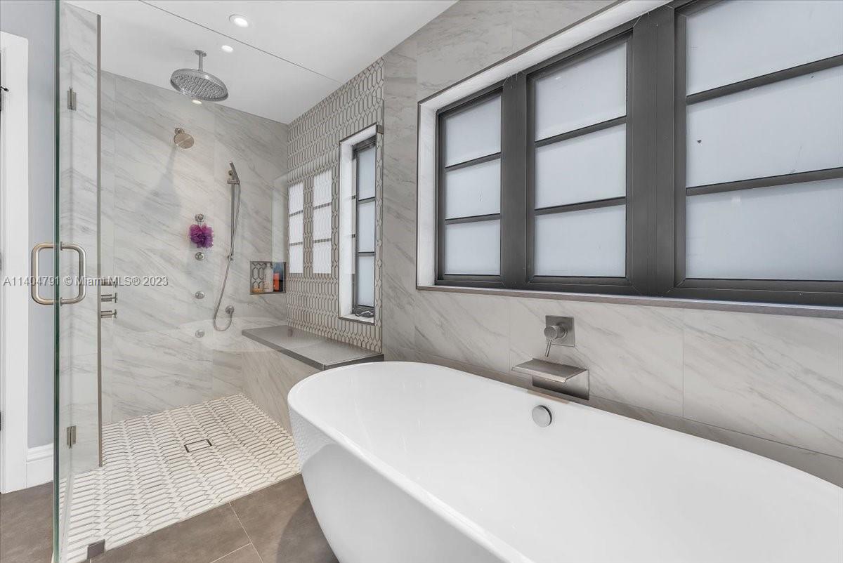 HOLLYWOOD - Residential