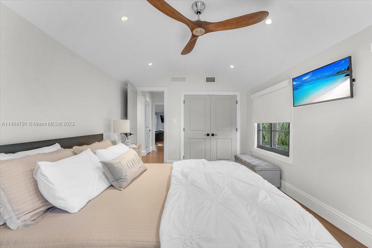 HOLLYWOOD - Residential