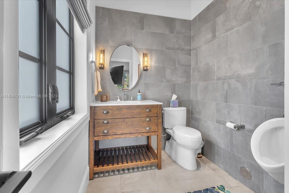 HOLLYWOOD - Residential