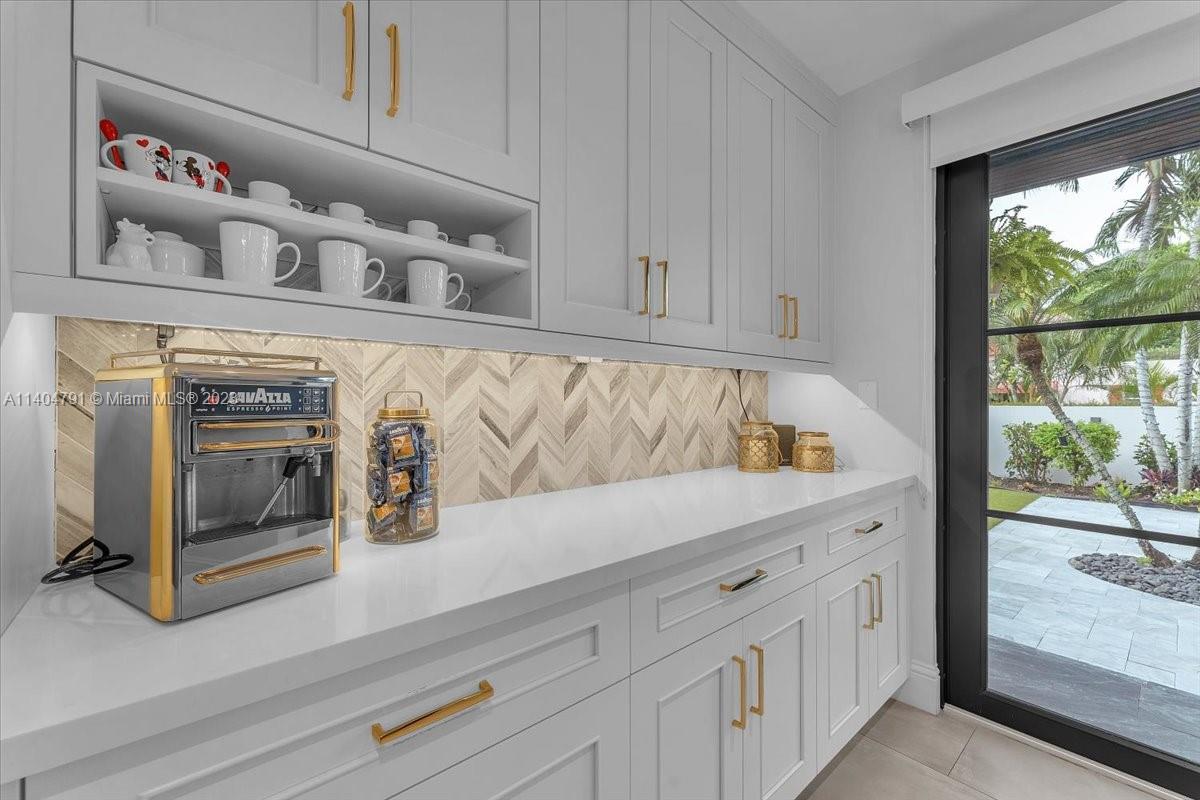 HOLLYWOOD - Residential