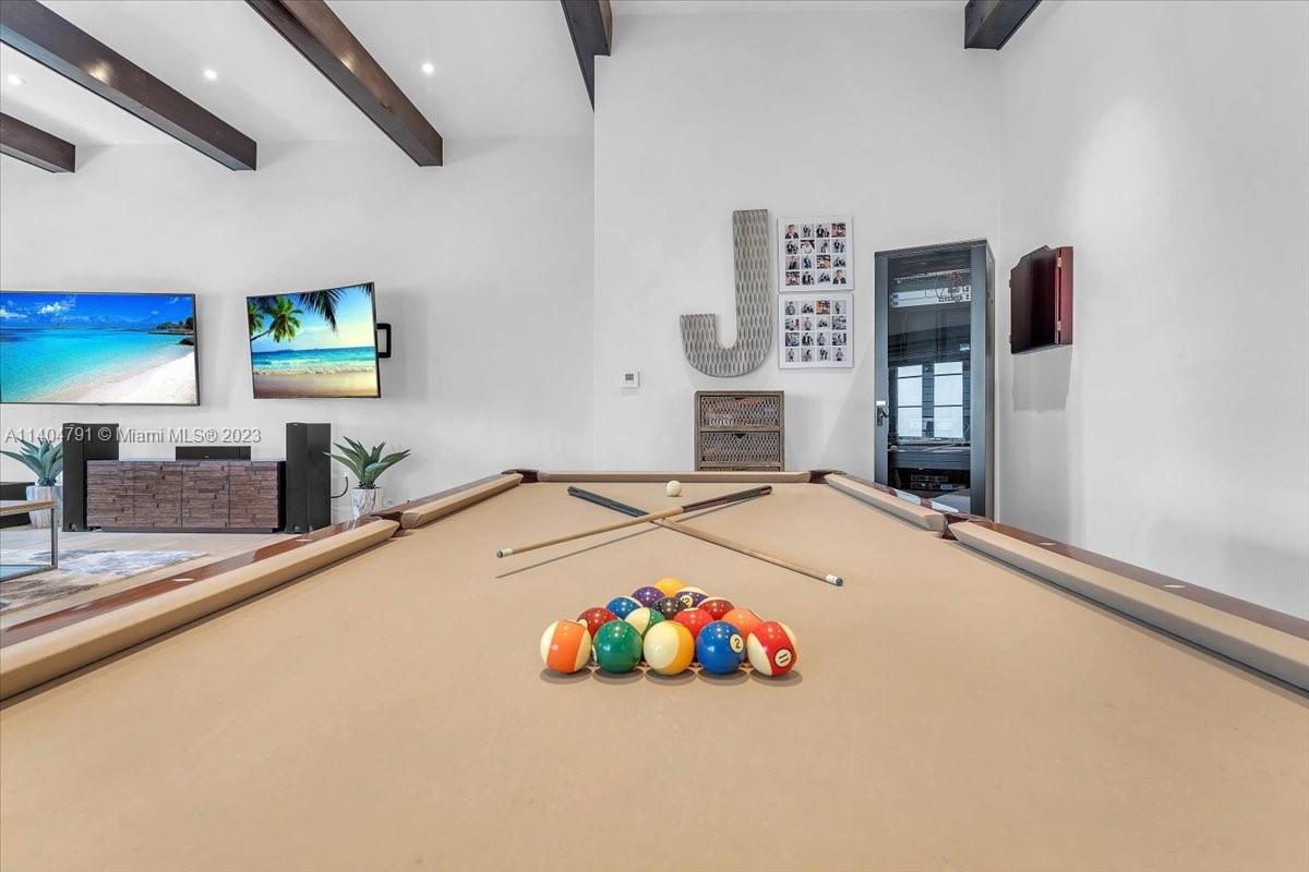 HOLLYWOOD - Residential