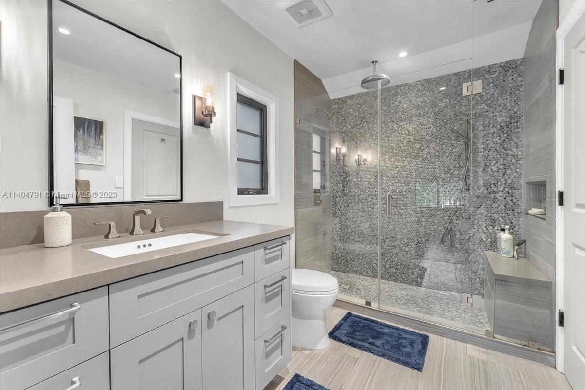 HOLLYWOOD - Residential