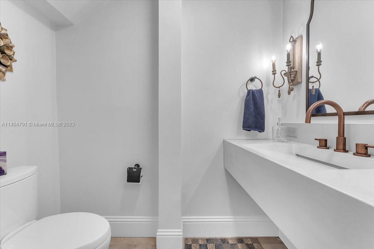 HOLLYWOOD - Residential