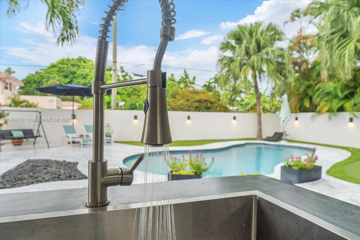 HOLLYWOOD - Residential