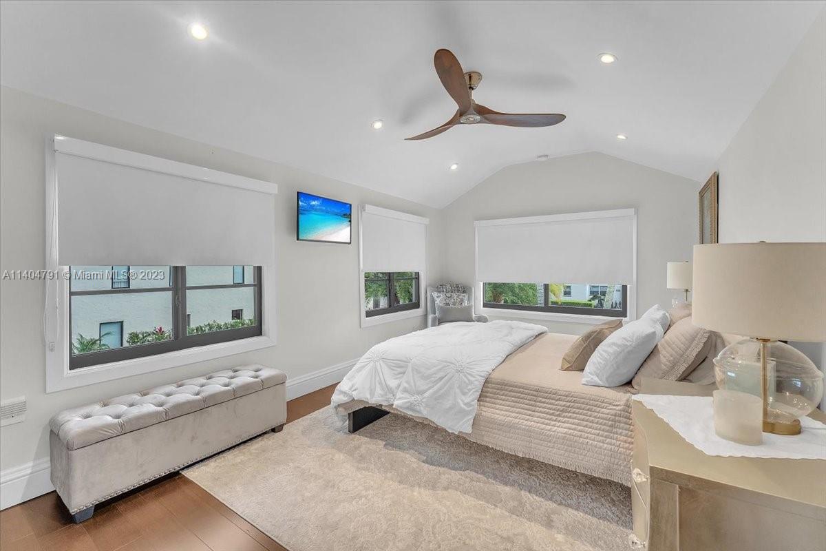 HOLLYWOOD - Residential